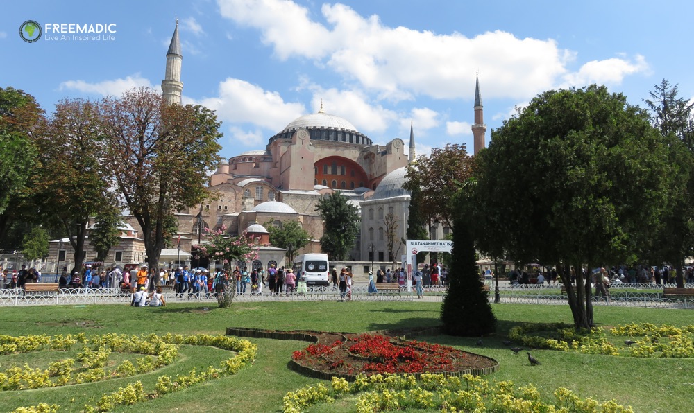 freemadic_istanbul_hagia_sophia_garden