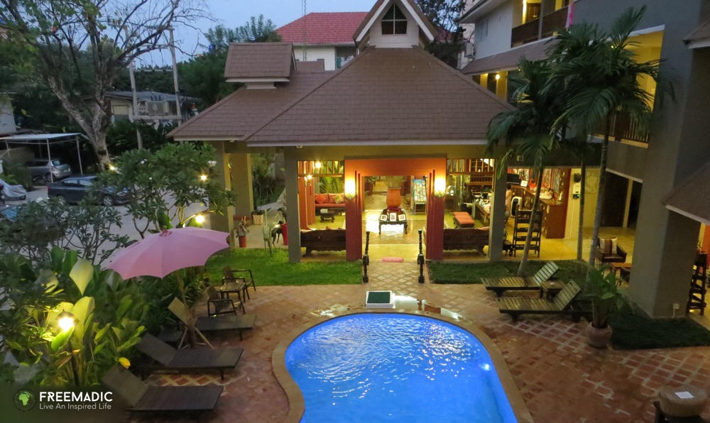 freemadic_chiang_mai_serviced_apartment_evening